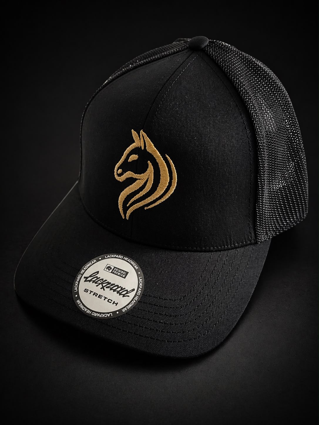 Gorra Negra Malla Dorado